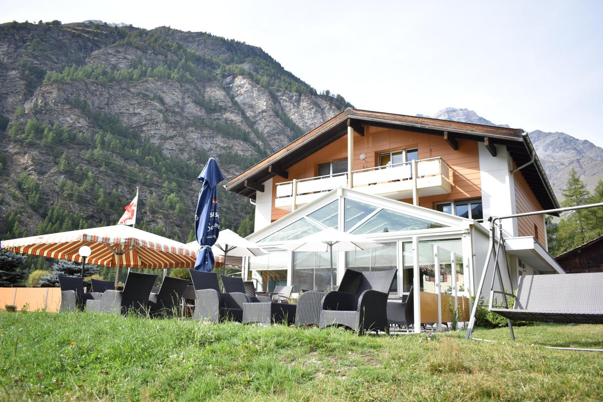 Restaurant & Hostel Hole In One Ранда Экстерьер фото
